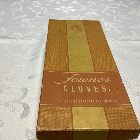 FOWNES VINTAGE GLOVES NAVY / RED CROCHETED. NEW OLD STOCK sz 7 - Picture 13 of 13